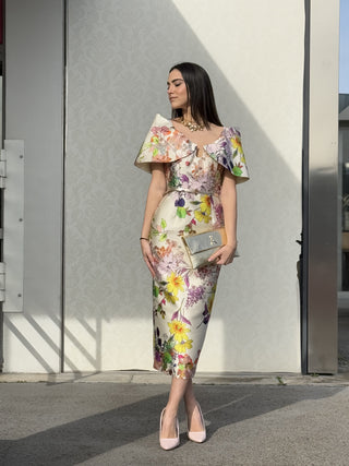 Abito Fiore con maniche large e gonna sotto ginocchio